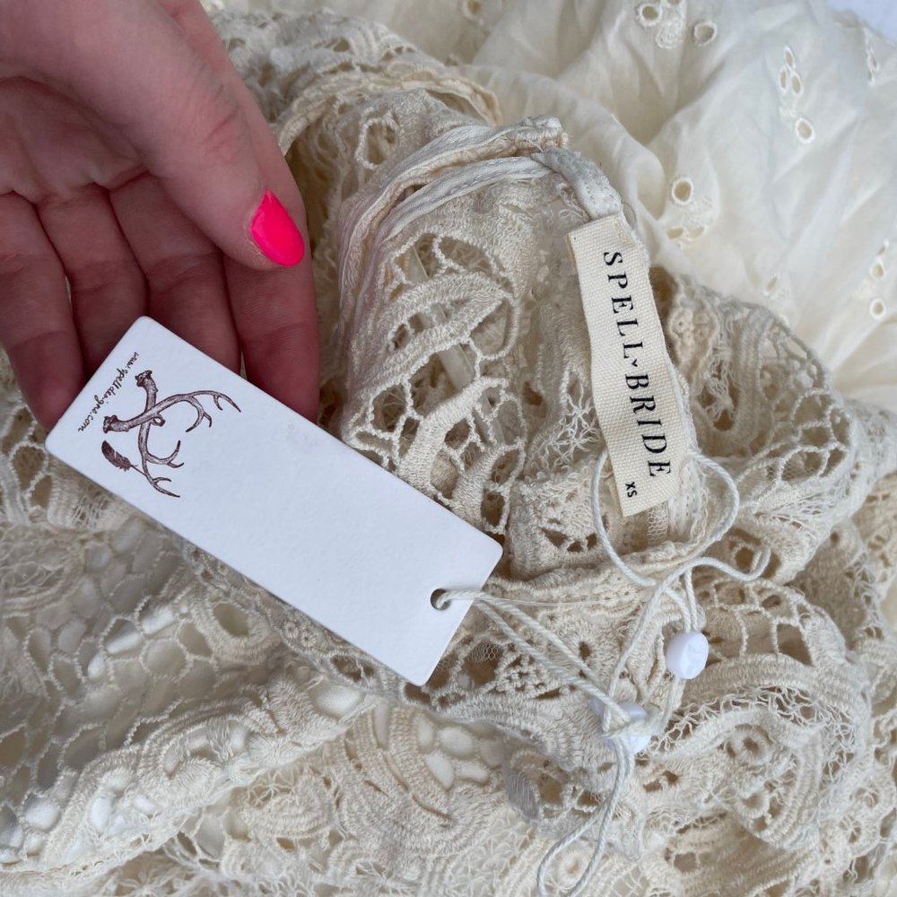 ❌SOLD❌Spell And The Gypsy Brooklyn Bridal Lace Gown Wedding Dress - Picture 6 of 16